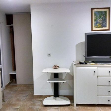 Студия С Двориком В Отраде Odessa Exterior foto