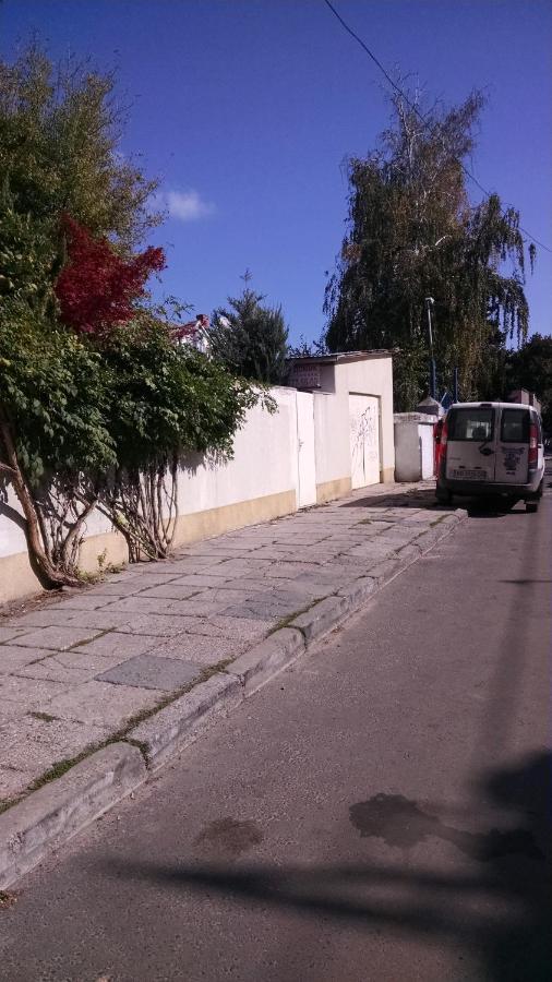 Студия С Двориком В Отраде Odessa Exterior foto